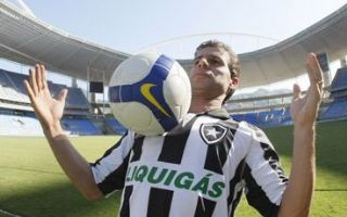 Túlio Maravilha está mais perto do gol mil	