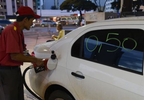 Ministro confirma para 16 de março aumento do percentual de etanol na gasolina