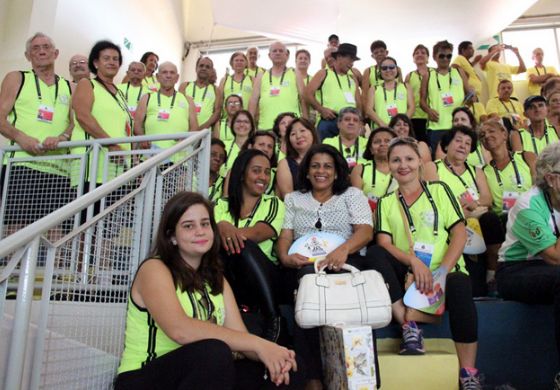 Primeira-dama prestigia delegação andradinense durante os Jogos Regionais do Idoso