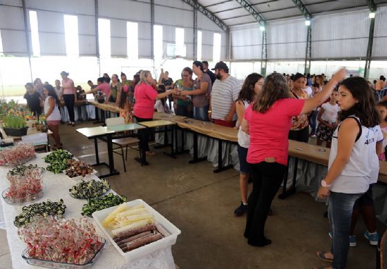 Alunos da rede municipal fazem feira do empreendedor em Andradina