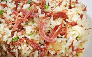 Arroz Carreteiro leva carne seca e legumes 