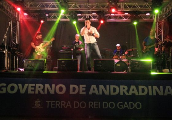 Com recorde de público, Festival Sertanejo resgata convívio da família na praça