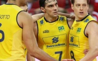 Após fiasco na Liga Mundial, seleção de vôlei fala em apatia e promete mudar 