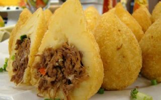  Coxinha de Mandioca com Costela