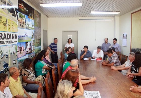 Governo de Andradina entrega as chaves para 36 lojistas do novo camelódromo