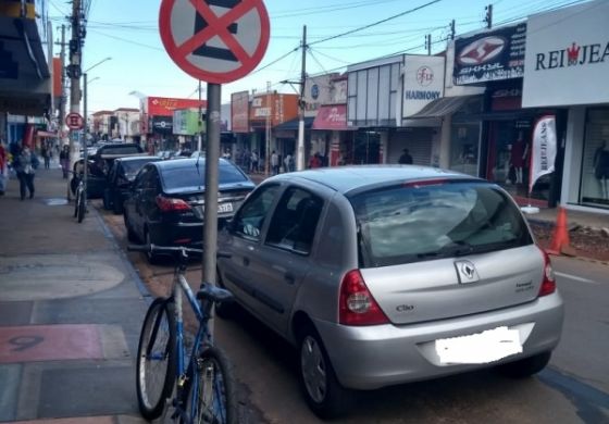 Motoristas estão fechando trecho em obras da Paes Leme