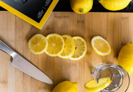 Para aumentar a imunidade: shot de limão com cúrcuma