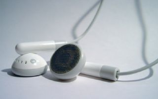 Porto Alegre vai multar quem ouvir música sem fones em ônibus	