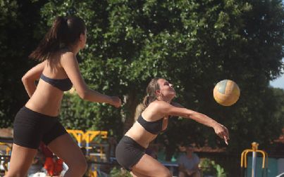 Jogadores dão show em vôlei de praia em Andradina