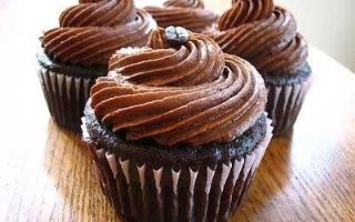 Cupcake de chocolate: siga o passo a passo e prepare o minibolo