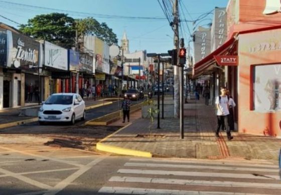 Andradina tem trânsito na Paes Leme Mall Street liberado