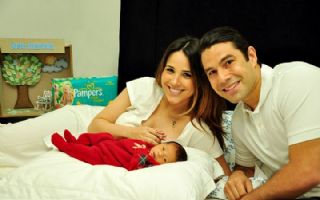 Cantora aceitou mostrar o herdeiro por uma boa causa