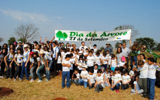 Dia da Árvore é marcado com plantio de mudas