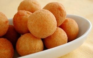 Bolinha de queijo: difícil é comer só uma