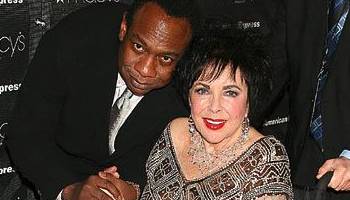 Aos 78 anos, Elizabeth Taylor vai se casar pela 9 ª vez