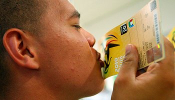 Fifa vende 100 mil ingressos em 24 horas