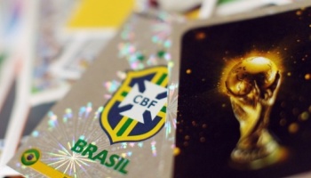 Assaltantes roubam lote de 135 mil figurinhas da Copa no ABC