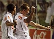 Santos bate Vitória 