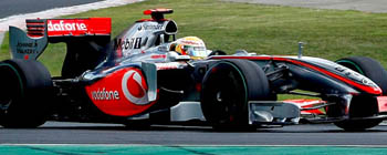 Hamilton vence a 1ª; Webber reduz vantagem de Button