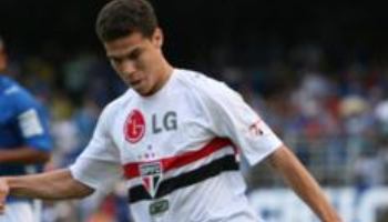 'Quase zagueiro', Hernanes assume responsabilidade na Vila