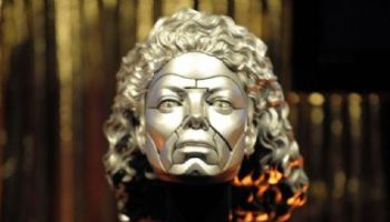 Objetos de Michael Jackson ganham exposição em Tóquio