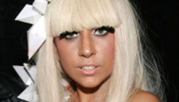 Lady Gaga come papinha de bebê para emagrecer