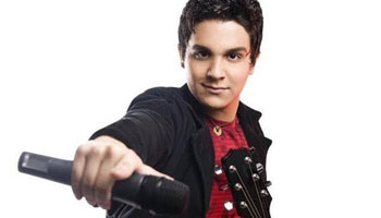 Luan Santana: 'Sei que sou homem, e diga-se de passagem, adoro mulher'