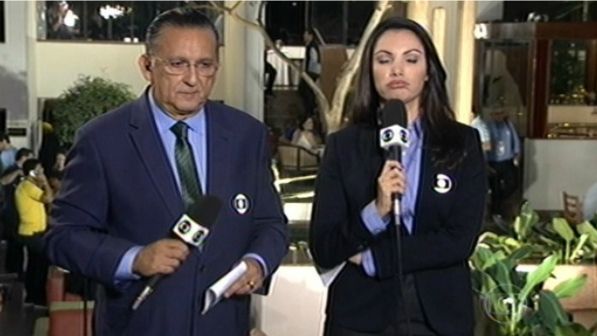 Patrícia Poeta faz careta ao vivo no Jornal Nacional e vira piada na internet (Reprodução)