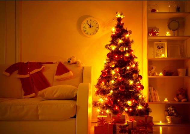Cuidados no momento da montagem da decoração de Natal são essenciais para evitar acidentes elétricos - Distribuidora também reforça dicas de consumo consciente para que a decoração de Natal não interfira no valor da conta de energia. Foto: Divulgação
