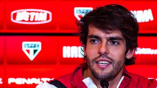 Kaká se mostrou reticente ao ser perguntado sobre uma possível adesão ao Bom Senso FC ( Maurício Rummens/ Fotoarena/VEJA)