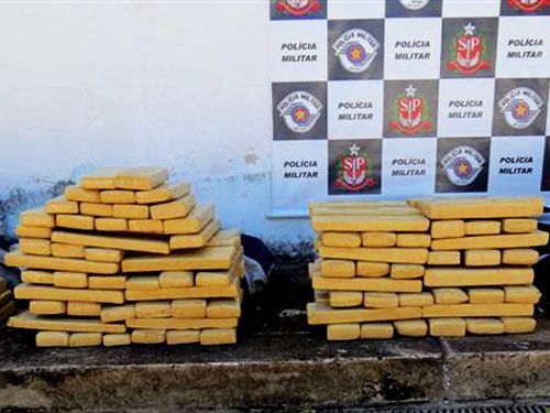 Mais de 530 kg de maconha foram apreendidos pela polícia na manhã de domingo (6), em Ilha Solteira. Foto:Polícia Militar/Divulgação 