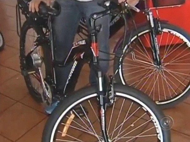 Bicicletas elétricas são bastante usadas em Araçatuba (Foto: Reprodução/TV TEM)