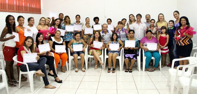 Além da qualificação curso promovido pelo Governo de Andradina leva autoestima para mulheres. Foto: Divulgação/Prefeitura