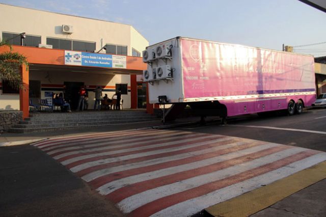 Carreta do HC de Barretos está estacionada no Centro de Saúde I “Dr. Eduardo Ramalho” (antigo PAM da Paes Leme). Foto: Divulgação/Prefeitura