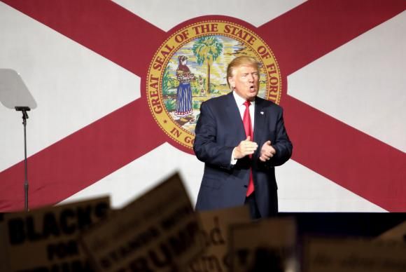Donald Trump em comício em West Palm Beach, na FlóridaCristobal Herrera/Agência Lusa/direitos reservados
