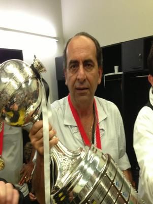 Kalil postou foto com taça da Libertadores no Twitter. Foto: Divulgação