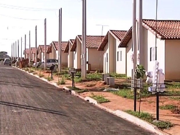 Problema acontece no conjunto habitacional Beatriz, em Araçatuba (Foto: Reprodução / TV Tem)