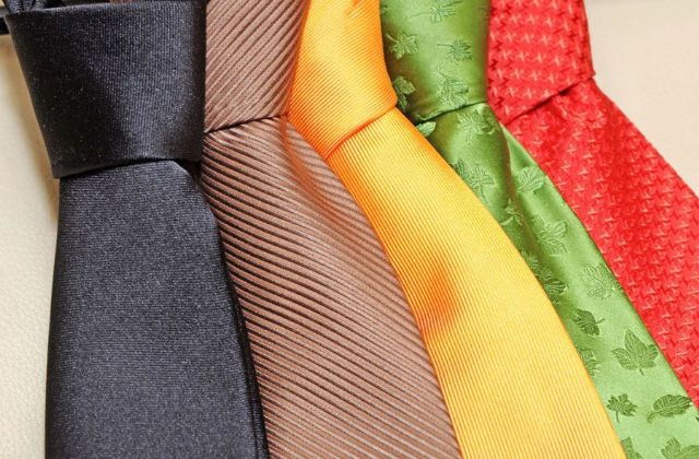 Saiba como escolher a gravata certa - O acessório é indispensável no guarda-roupa masculino. Foto: Shutterstock