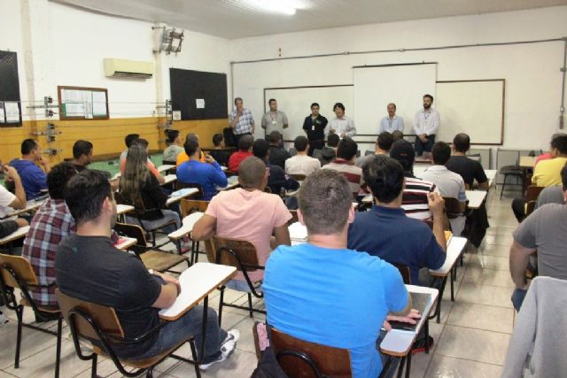 Governo de Andradina participa de aula inaugural da Escola de Eletricista em parceria com Instituto Federal e Elektro realizada no NIAP. Foto: Divulgação/Prefeitura