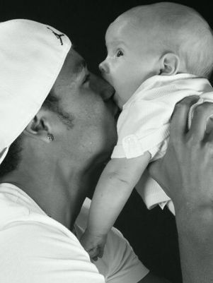 Neymar homenageia o filho com foto - Foto: Divulgação/twitter