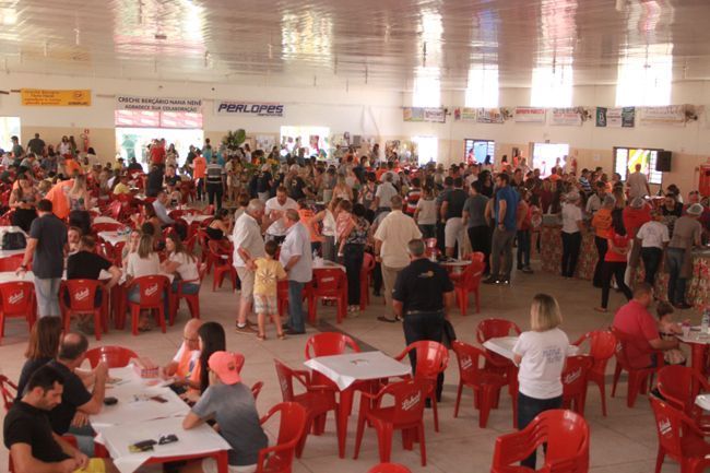 Porco no Rolete vai ser no próximo domingo - O tradicional evento será em prol da creche berçário Nana Nenê no Clube dos Japoneses (AACEA).Foto: reprodução/Folha Regional Porco no Rolete vai ser no próximo domingo - O tradicional evento será em prol da creche berçário Nana Nenê no Clube dos Japoneses (AACEA).Foto: reprodução/Folha Regional