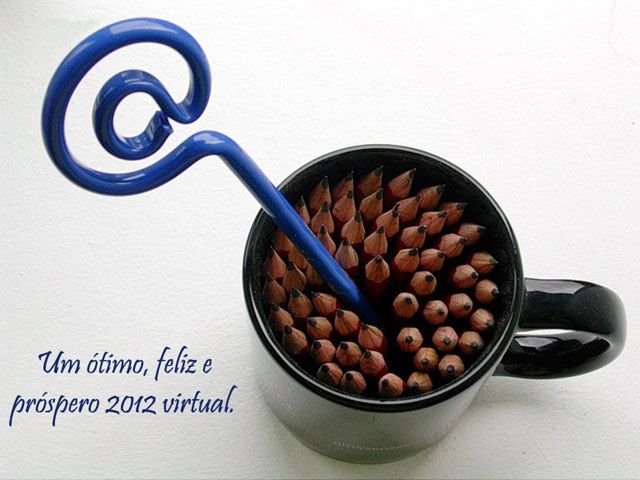 Feliz 2012 virtual!; leia na coluna de Internet e Mídia - -