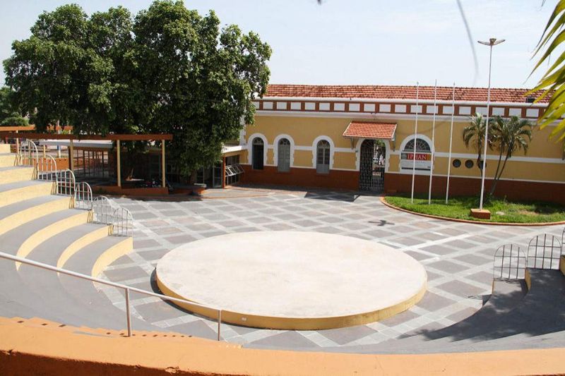 A van do projeto estará estacionada na esplanada do Centro Cultural Pioneiros de Andradina. Divulgação/Secom