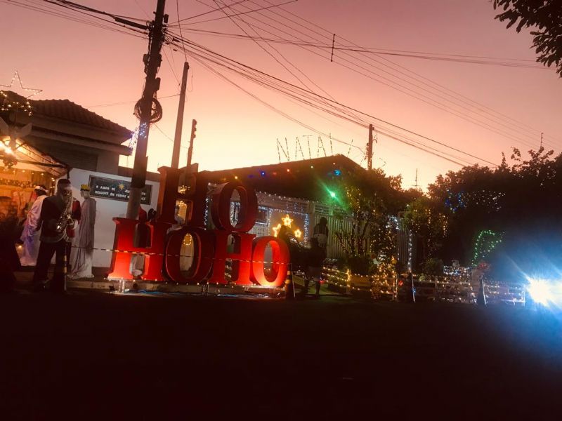 Decoração natalina chama a atenção em Andradina - Divulgação