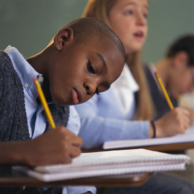 Mínimo investido por ano em aluno do ensino público básico sobe para R$ 2.096 em 2012	 - Divulgação
