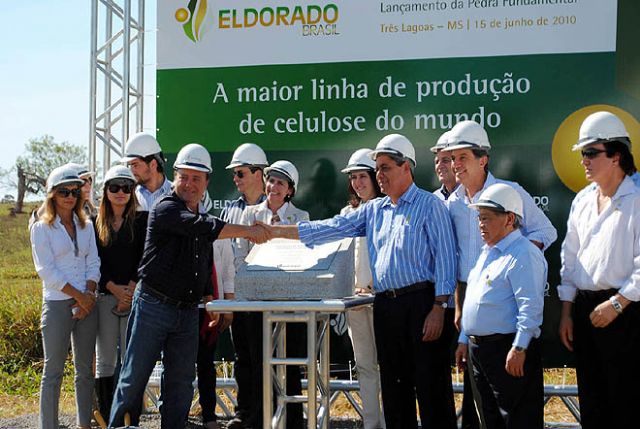 Lançamento da pedra fundamental da empresa que tem participação do empresário ndradinense Mario Celso Lopes (à esquerda). Foto: Divulgação