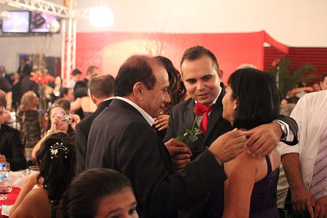 Mãe Otalia e pai Antonio durante homenagens aos pais. Foto: Divulgação