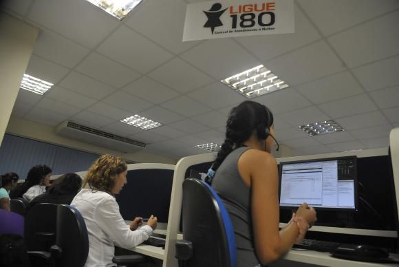 A Secretaria de Políticas para as Mulheres da Presidência da República (SPM/PR) divulga o balanço de 2013 do Ligue 180 – Central de Atendimento à Mulher  (José Cruz/Agência Brasil)