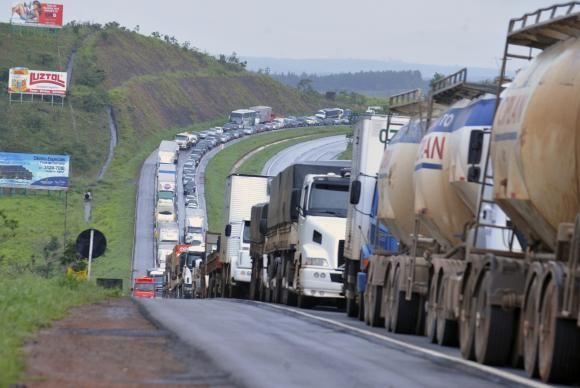 Balanço divulgado hoje pela Polícia Rodoviária Federal registra 99 pontos de interdições em rodovias brasileirasValter Campanato/Agência Brasil