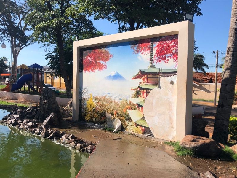 Painel da Praça Japão é destruído por vândalos   - Foto: Divulgação
